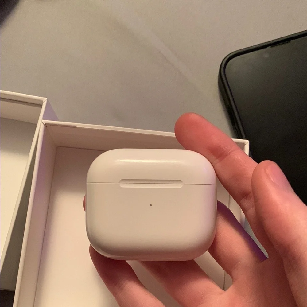 AirPods gen 3 barely worn